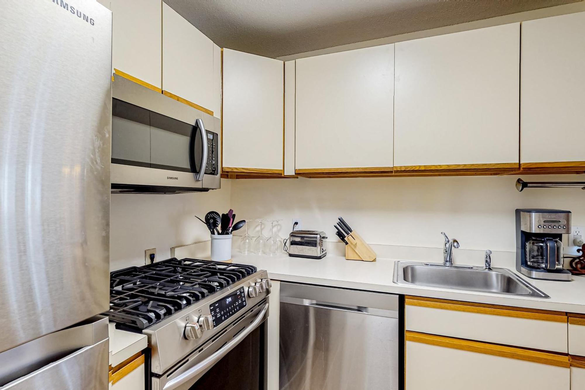 Brookhaven Condos Ладлоу Номер фото